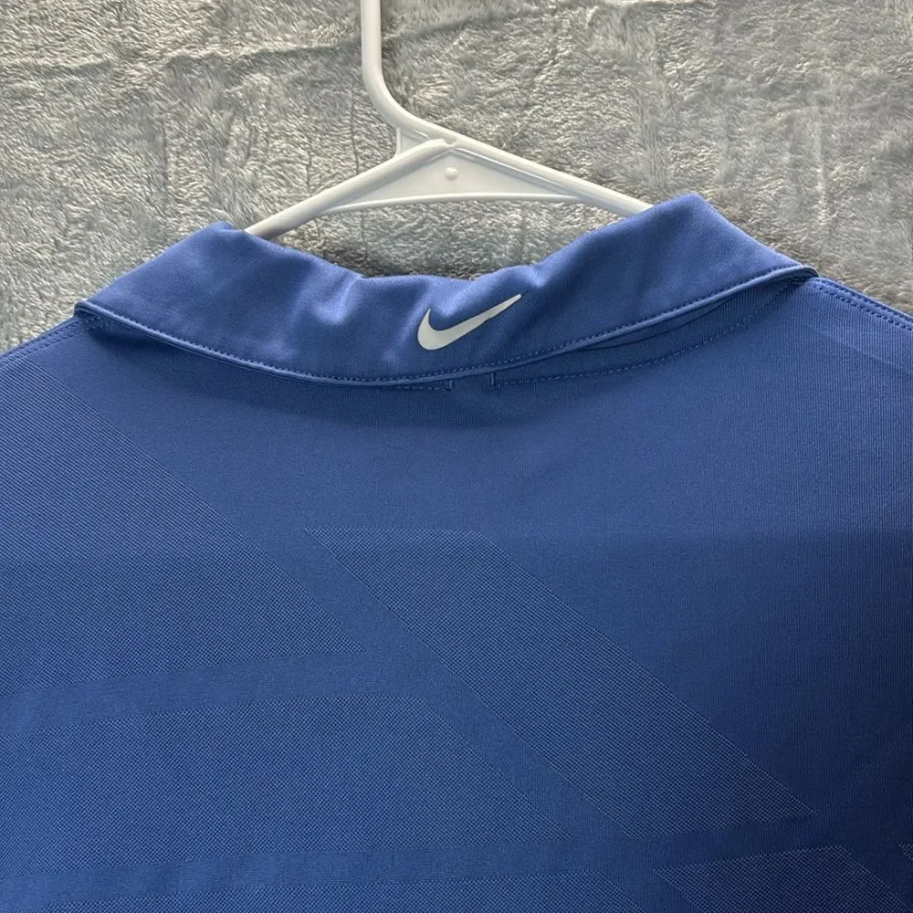 Nike Golf Blue Button Up Textured Print Detail Collared Polo Size Medium